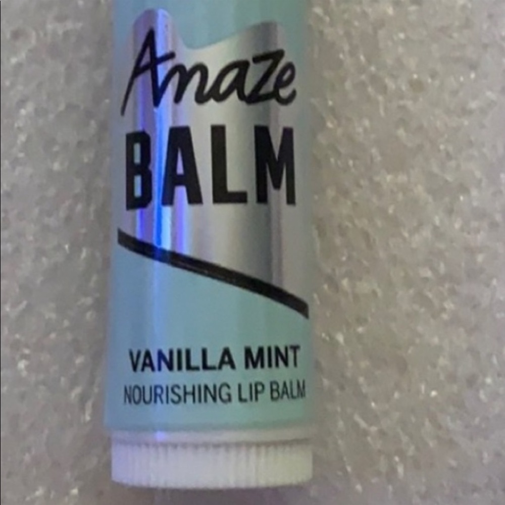 Victoria’s Secret Pink AMAZEBALM
VANILLA MINT Nourishing Lip Balm. - Picture 4 of 7